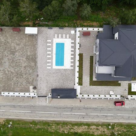 Casa De Vacanta Larisa Novaci-Străini Dış mekan fotoğraf