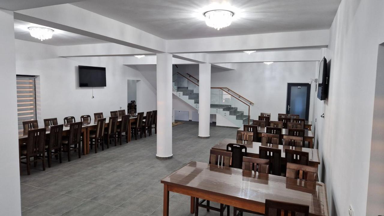 Casa De Vacanta Larisa Novaci-Străini Dış mekan fotoğraf