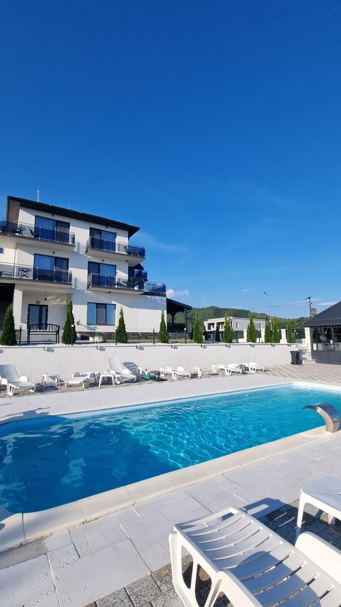 Casa De Vacanta Larisa Novaci-Străini Dış mekan fotoğraf