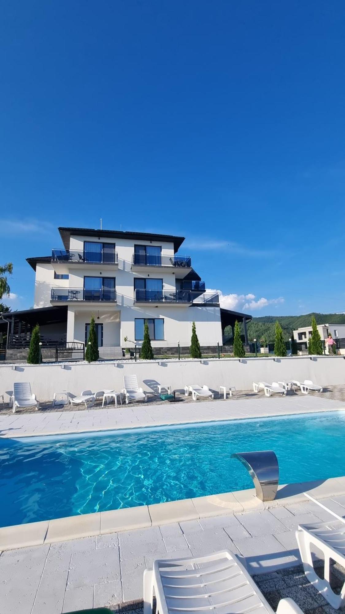 Casa De Vacanta Larisa Novaci-Străini Dış mekan fotoğraf